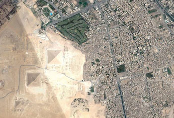 piramides de Giza via satelite